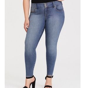 NWT sz 18T Torrid Jegging ❤️